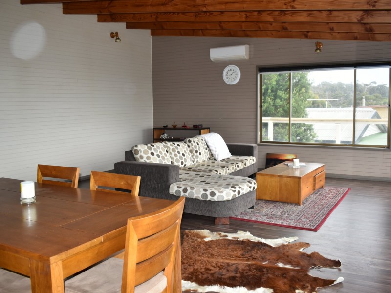 11 Sunbeam Crescent, Beaumaris TAS 7215