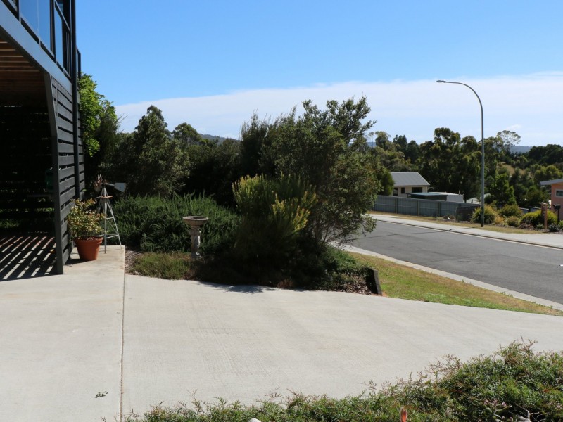 12 Bayvista Rise, St Helens TAS 7216