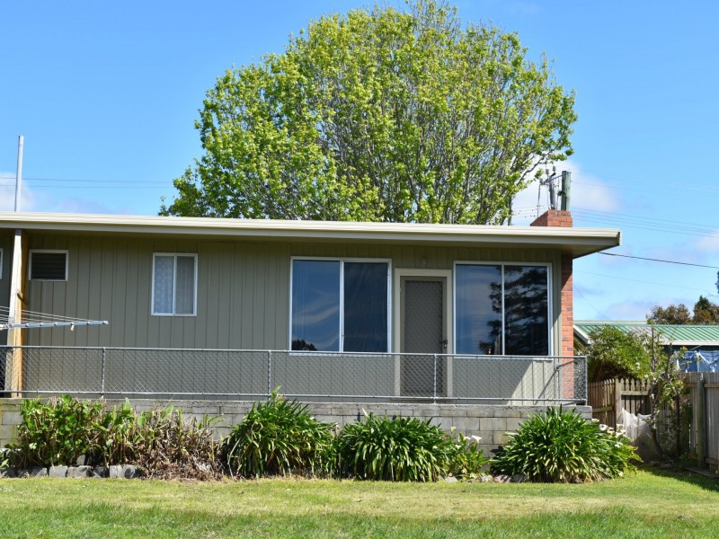 5A Halcyon Grove, St Helens TAS 7216