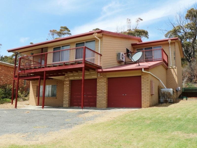 188 Main Road, Binalong Bay TAS 7216