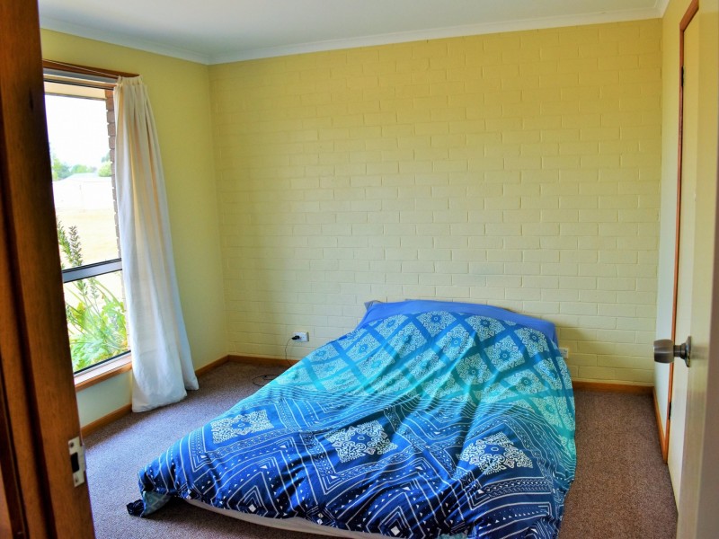 Unit 1, 3 and 5/18 Tully Street, St Helens TAS 7216