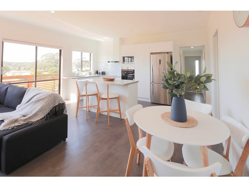 7 Halcyon Grove, St Helens TAS 7216