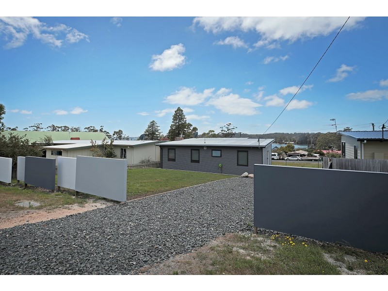 7 Halcyon Grove, St Helens TAS 7216