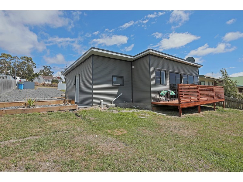 7 Halcyon Grove, St Helens TAS 7216