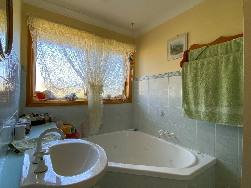 11 Douglas Court, St Helens TAS 7216