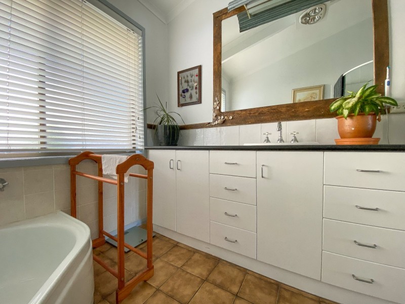 7 Cray Court, Binalong Bay TAS 7216