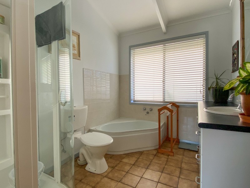 7 Cray Court, Binalong Bay TAS 7216