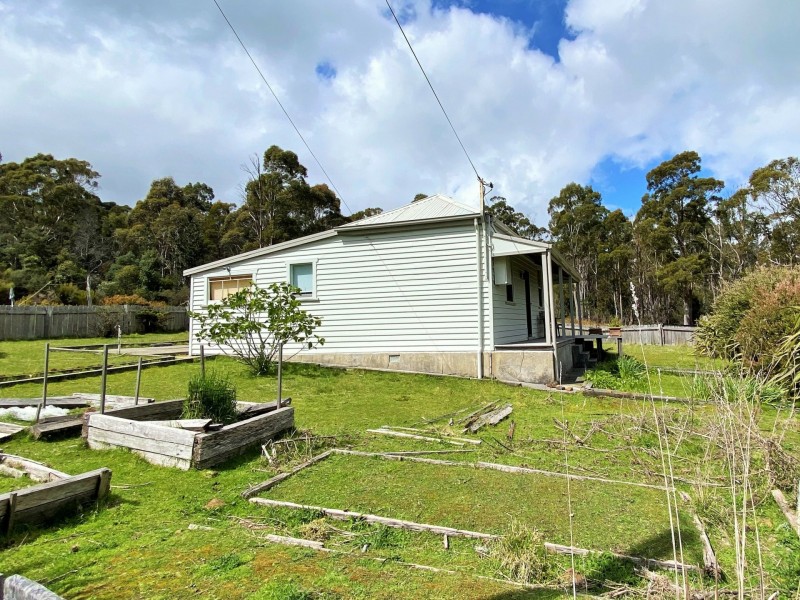 10 Edward Street, Cornwall TAS 7215