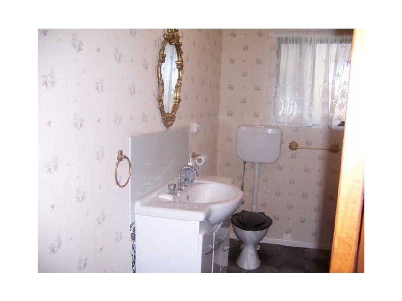 126 Main Road, Binalong Bay TAS 7216