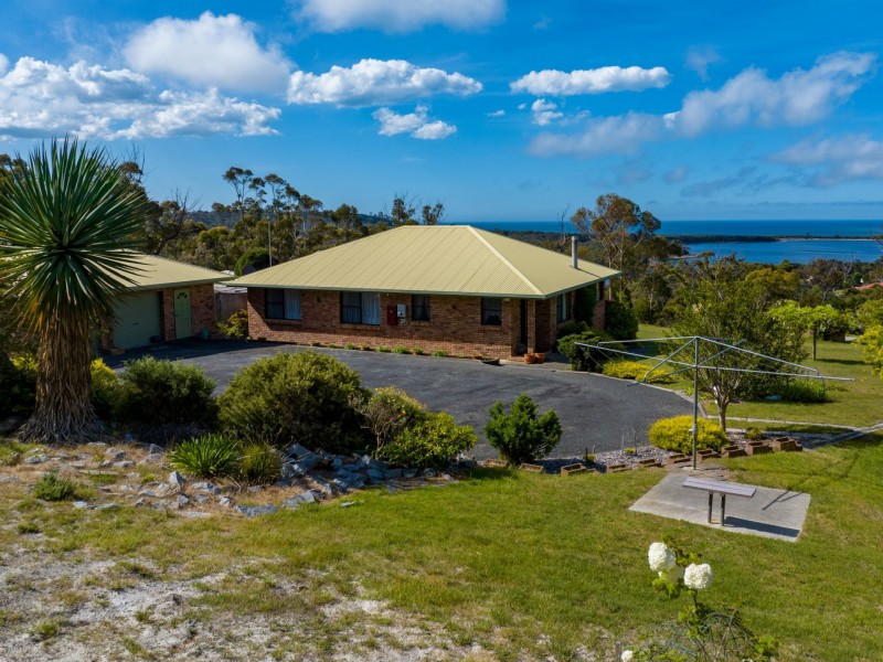 74 Gardens Road, Binalong Bay TAS 7216