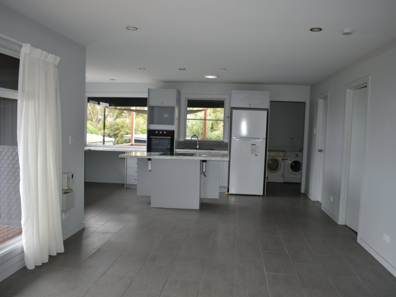 11 Hilltop Drive, Binalong Bay TAS 7216