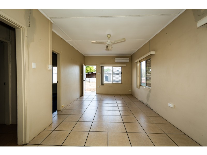 1/135 Simpson Street, Mount Isa QLD 4825