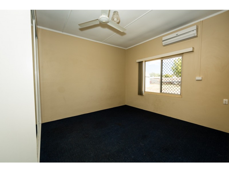 1/135 Simpson Street, Mount Isa QLD 4825
