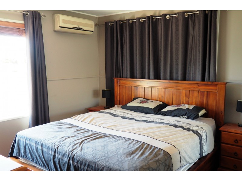 14 Urquhart Street, Mount Isa QLD 4825