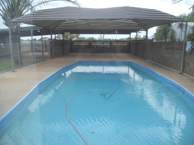 25 Cook Crescent, Mount Isa QLD 4825