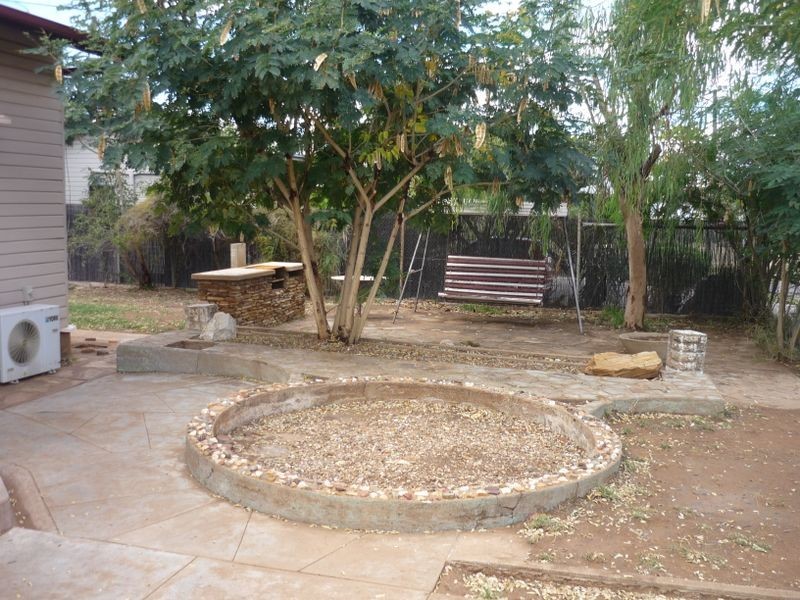 4 Hilton Road, Mount Isa QLD 4825