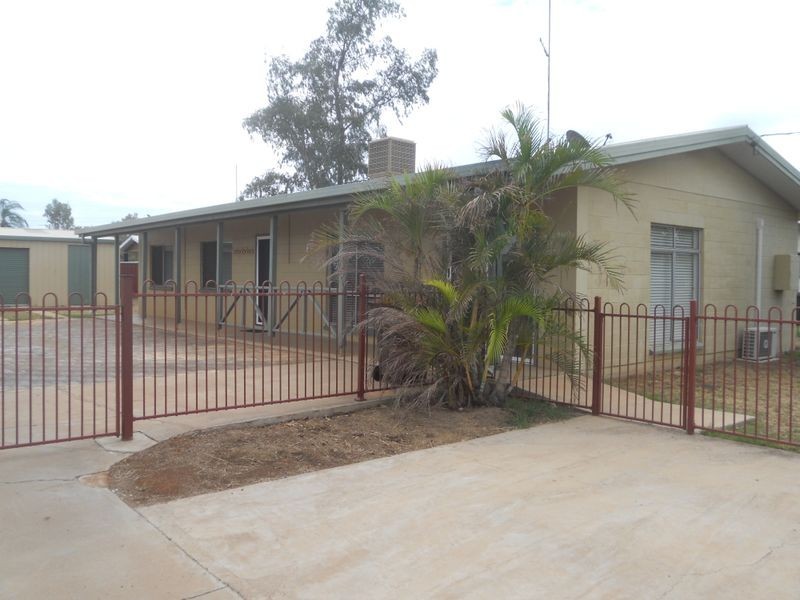 27 Emmalyn Close, Mount Isa QLD 4825