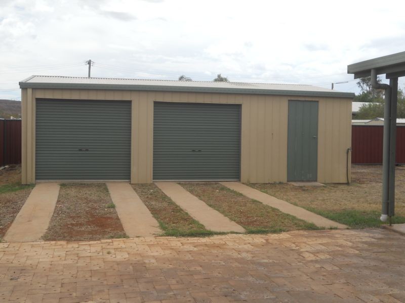 27 Emmalyn Close, Mount Isa QLD 4825