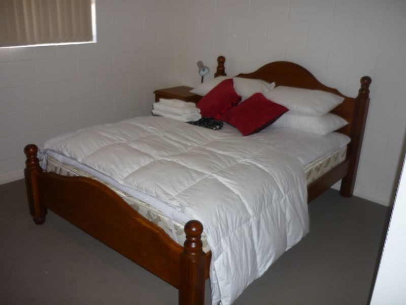 2/100 Miles Street, Mount Isa QLD 4825