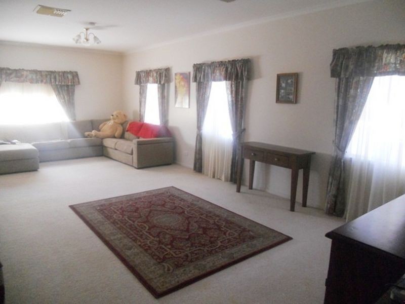 11 Charles Street, Mount Isa QLD 4825