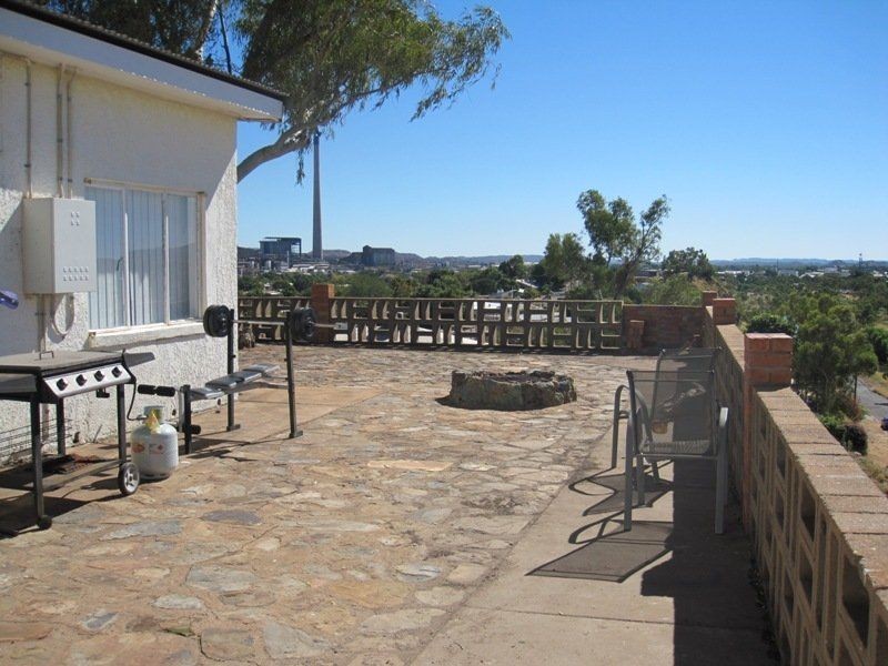 6 Swan Street, Mount Isa QLD 4825