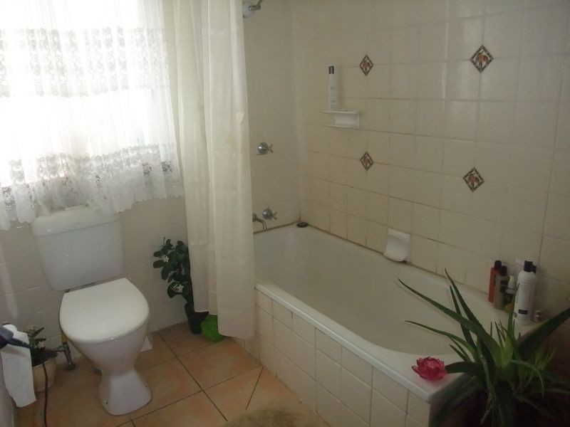 27 Campbell Street, Mount Isa QLD 4825