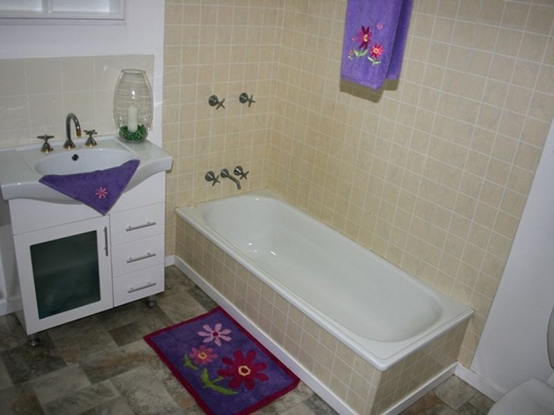 4 Jupiter Avenue, Mount Isa QLD 4825