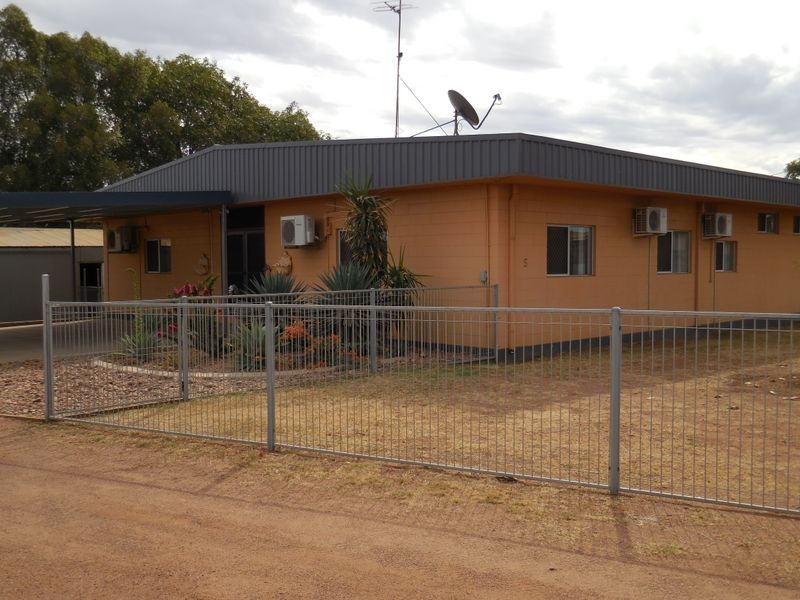 5 Richardson Road, Mount Isa QLD 4825
