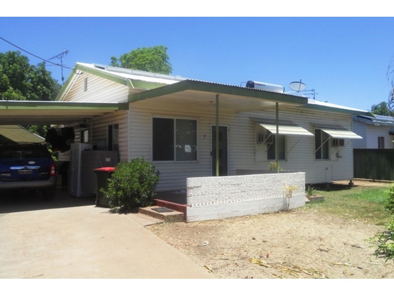 7 Hilton Road, Mount Isa QLD 4825