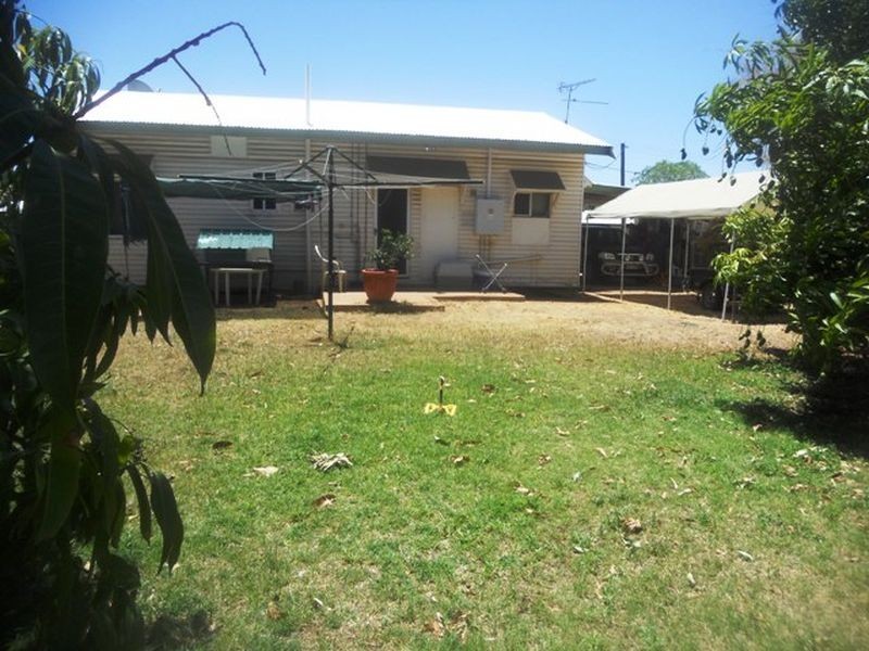 7 Hilton Road, Mount Isa QLD 4825