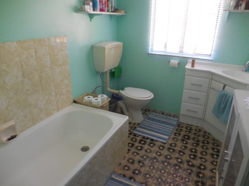 4 Jane Street, Mount Isa QLD 4825