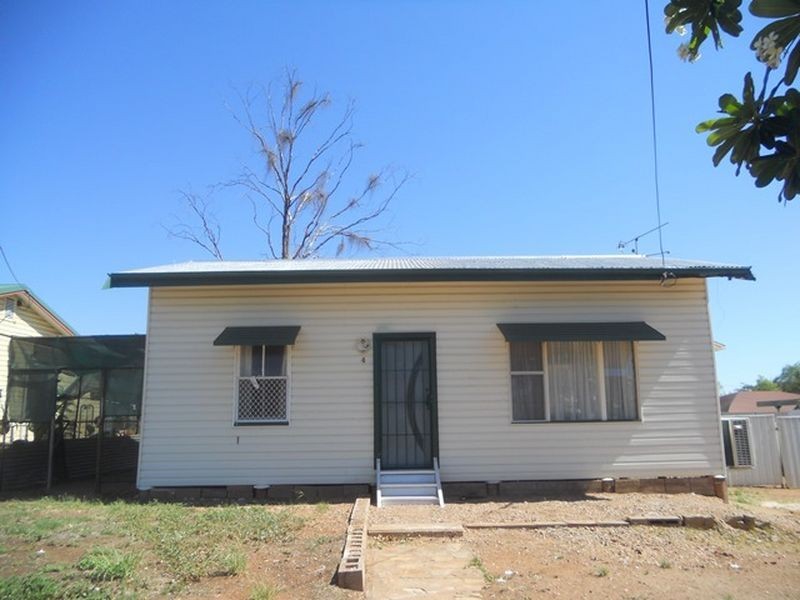 4 Margaret Street, Mount Isa QLD 4825