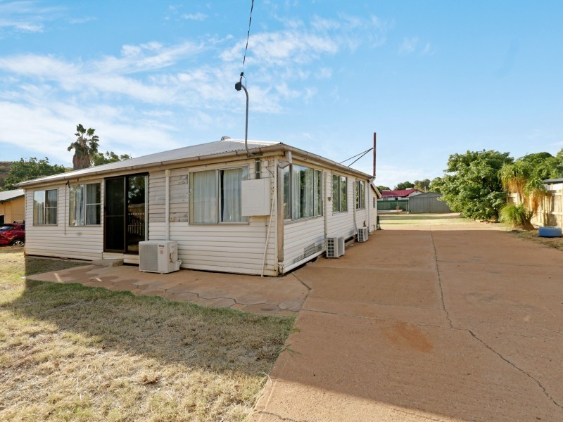 4 Enid Street, Mount Isa QLD 4825