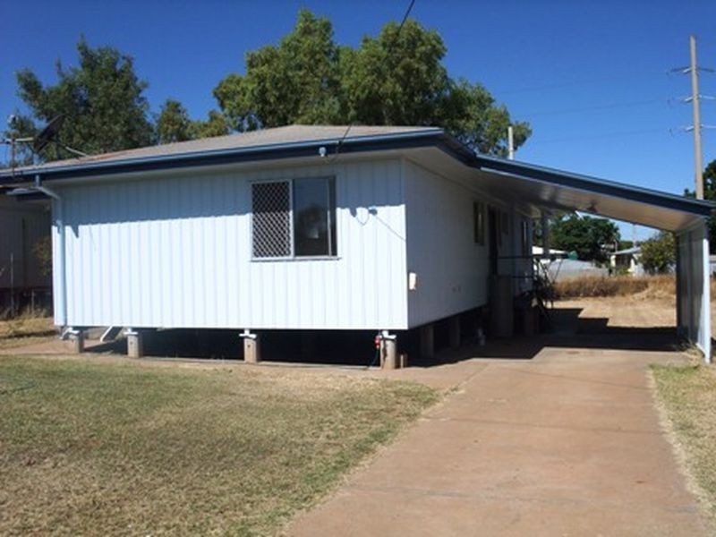 4 Richards Crescent, Mount Isa QLD 4825