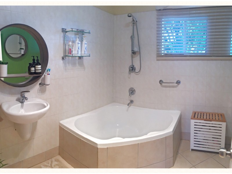 2 Sixth Avenue, Mount Isa QLD 4825