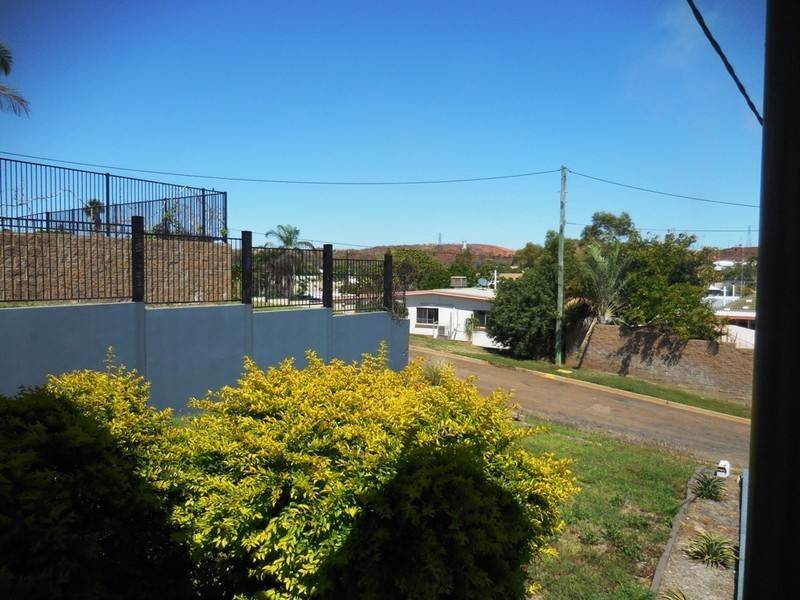 8 Sixth Avenue, Mount Isa QLD 4825