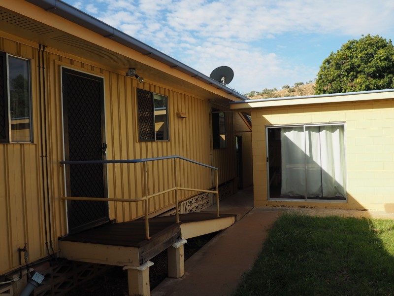 8 Scott Crescent, Mount Isa QLD 4825