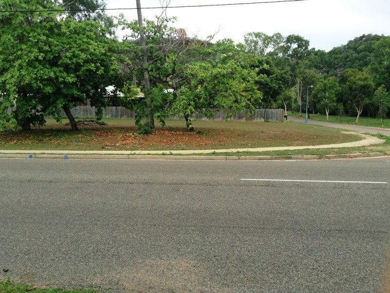 62 Horseshoe Bay Road, Horseshoe Bay QLD 4819