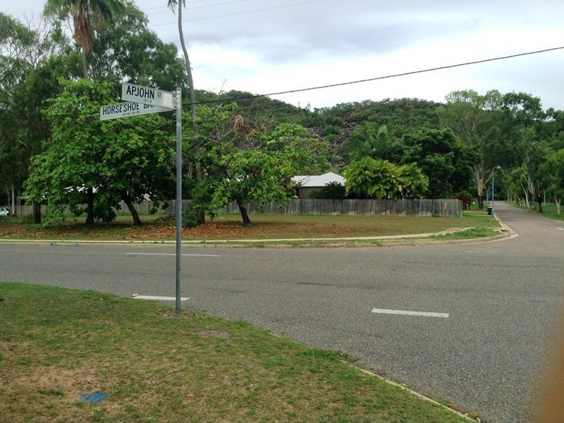 62 Horseshoe Bay Road, Horseshoe Bay QLD 4819