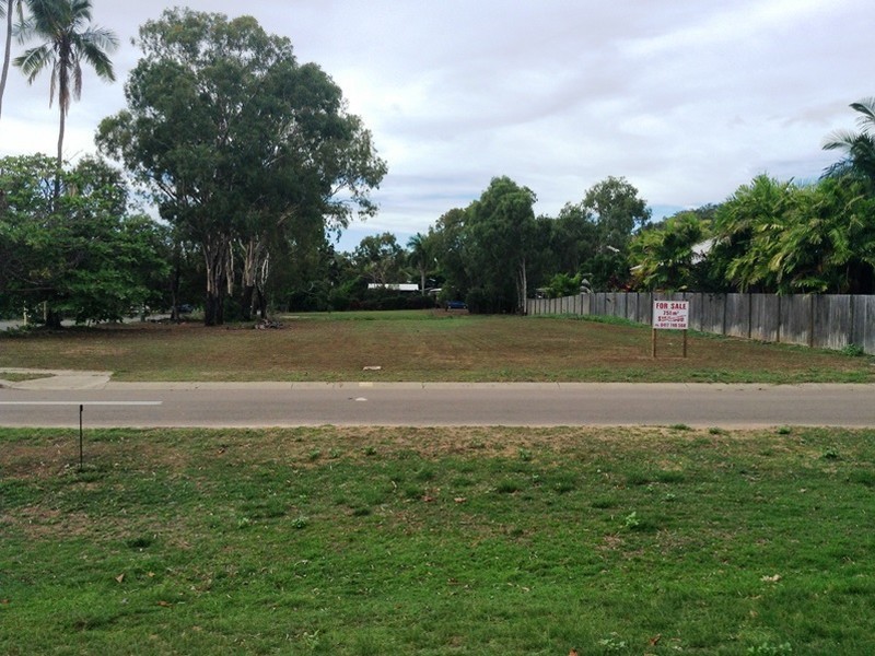 62 Horseshoe Bay Road, Horseshoe Bay QLD 4819