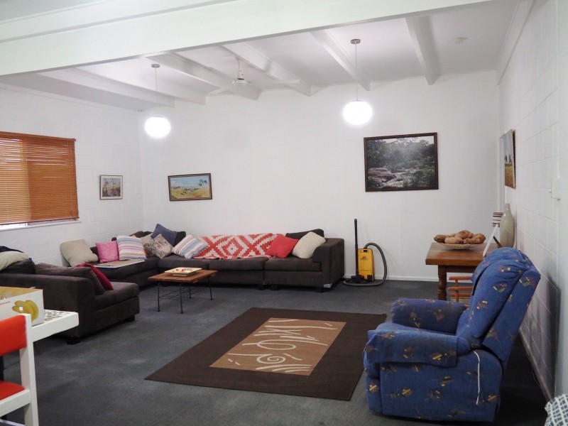 10 Sixth Avenue, Mount Isa QLD 4825