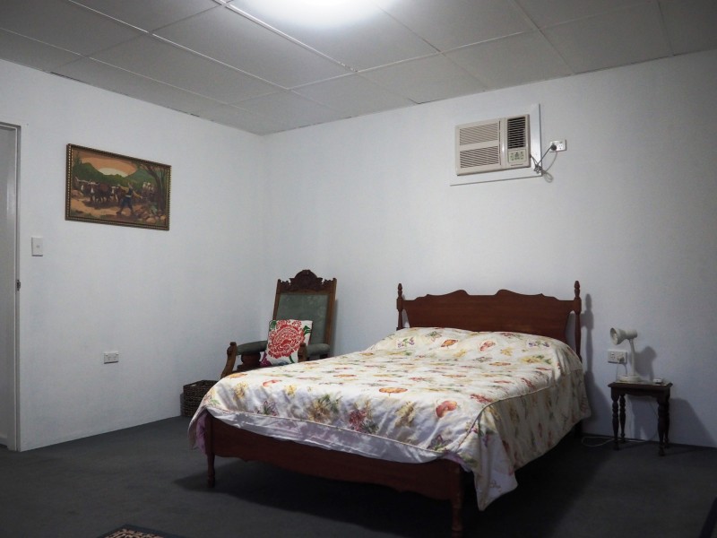 10 Sixth Avenue, Mount Isa QLD 4825