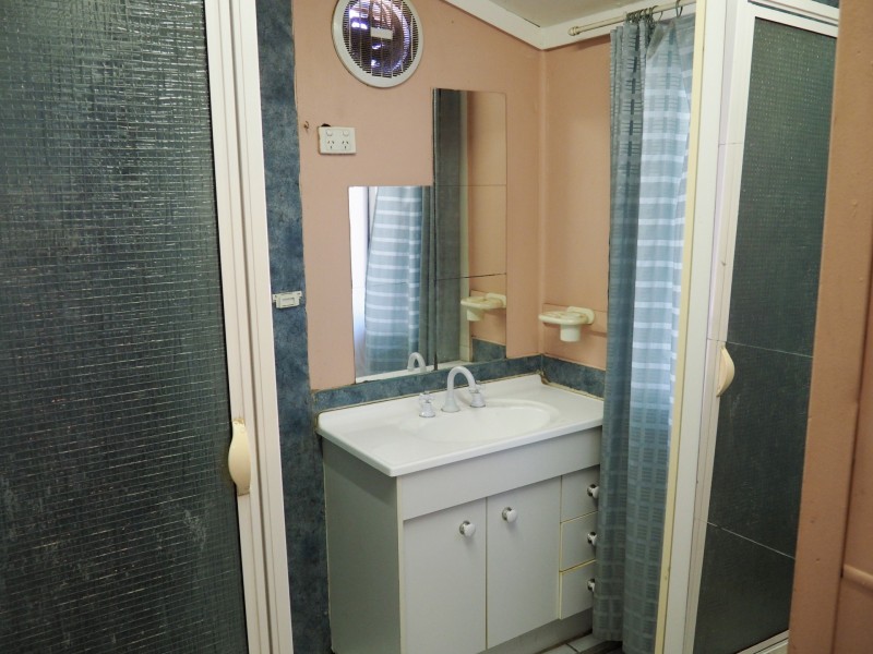 9 Fifth Avenue, Mount Isa QLD 4825