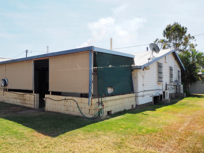 9 Fifth Avenue, Mount Isa QLD 4825