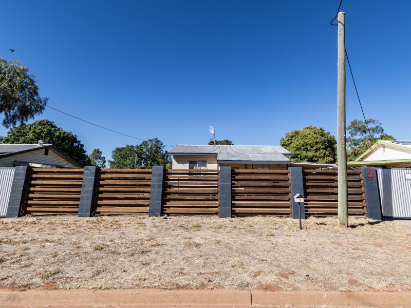 5 Hilton Road, Mount Isa QLD 4825