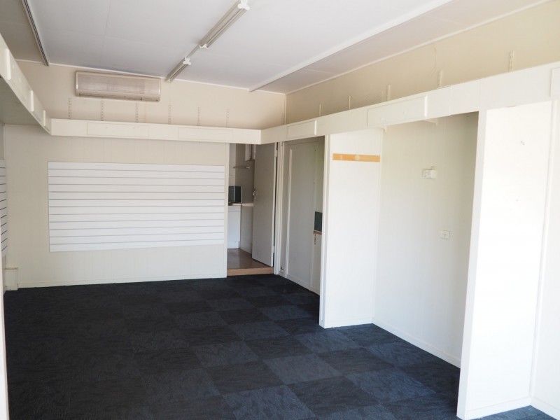 21b Miles Street, Mount Isa QLD 4825