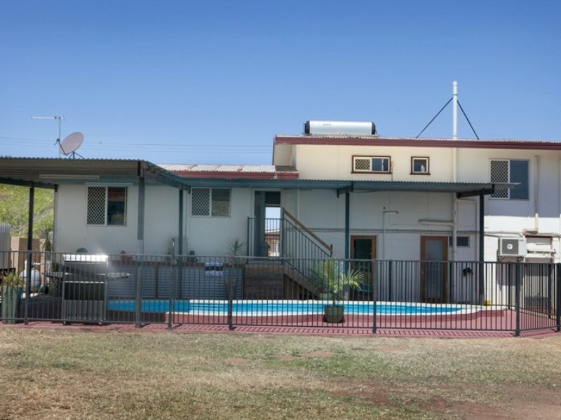 32 Rebecca Street, Mount Isa QLD 4825