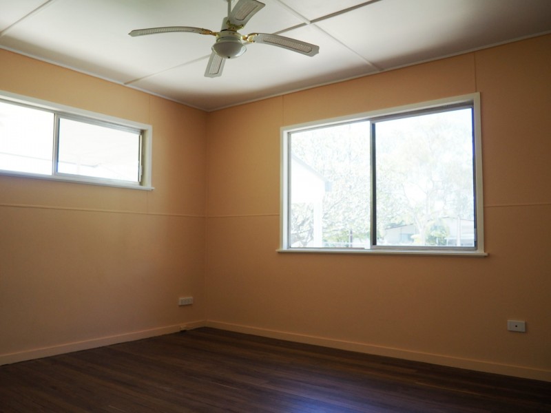 8 Shaw Crescent, Mount Isa QLD 4825