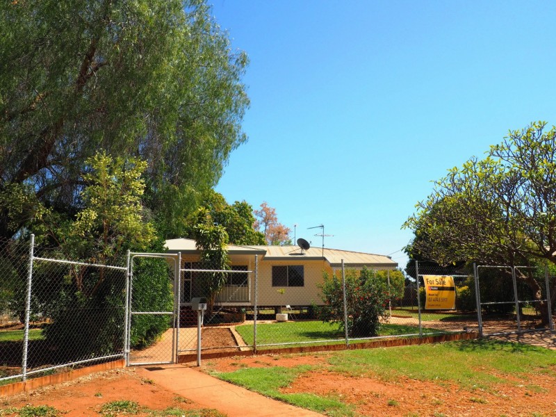 8 Shaw Crescent, Mount Isa QLD 4825