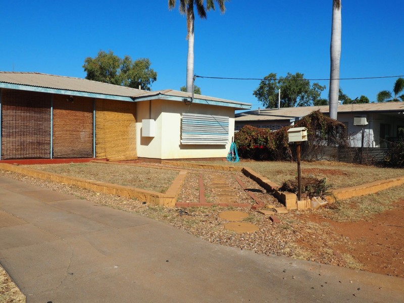 32 Boyd Parade, Mount Isa QLD 4825
